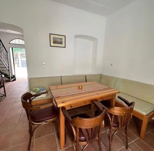 Old Town Traditional House Casa de Férias Cós